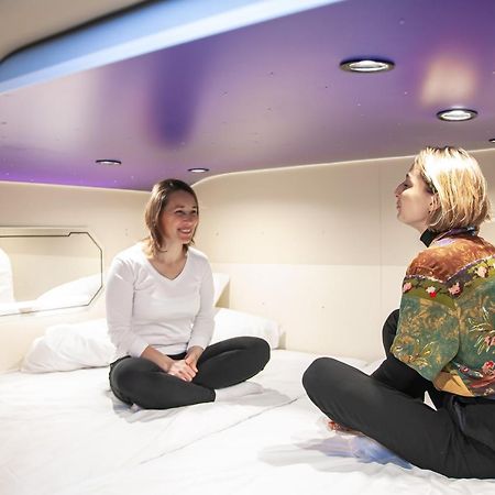 Av-2 Capsule Hotel Kyiv Exterior photo