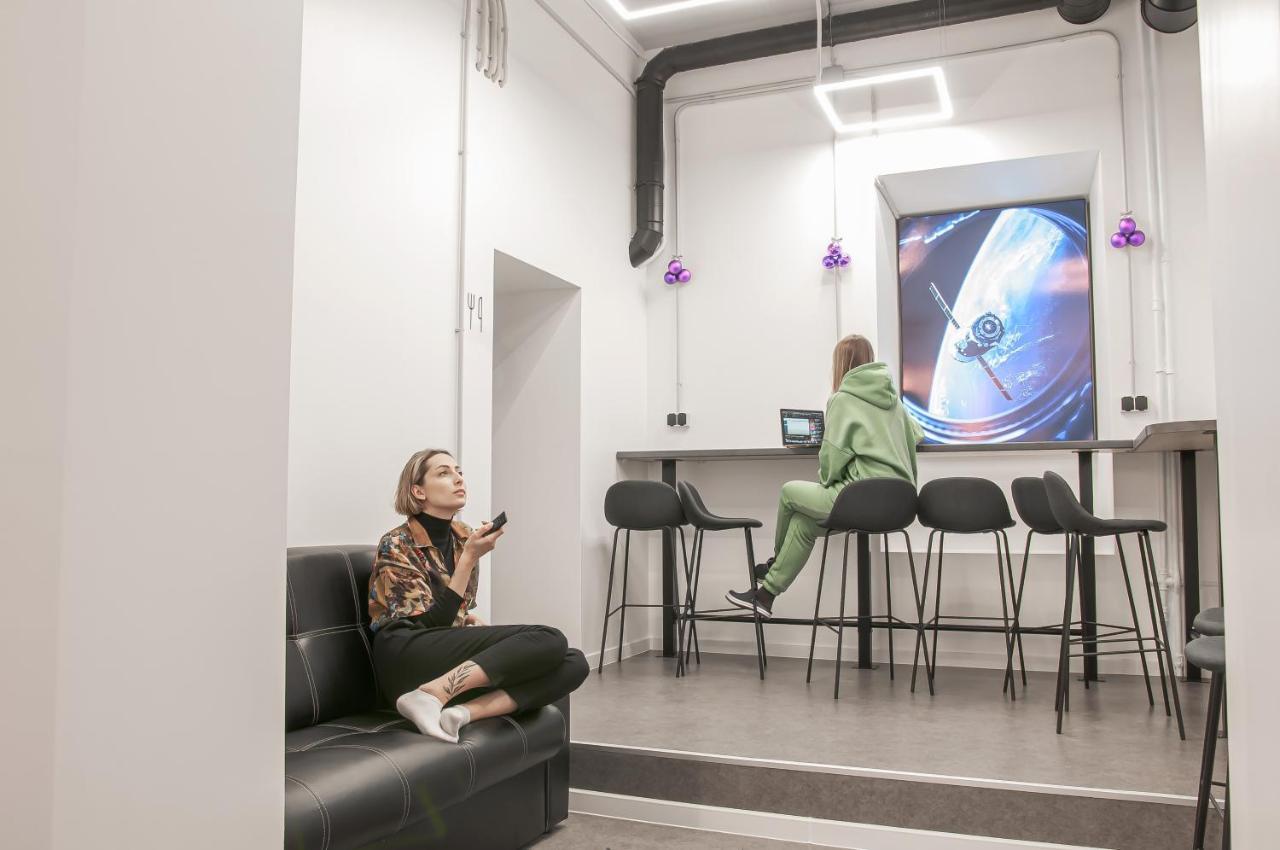 Av-2 Capsule Hotel Kyiv Exterior photo